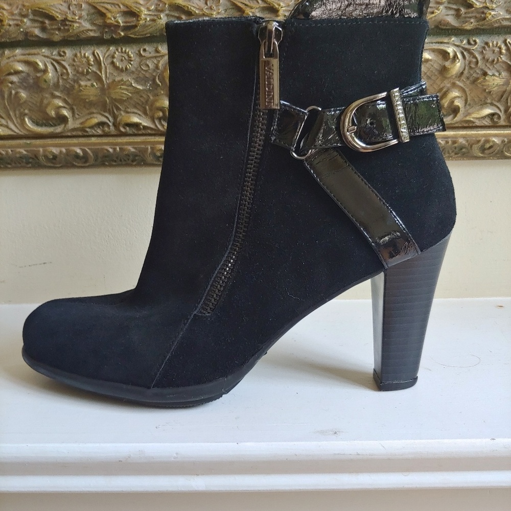 Valdini l Black Heeled Suede Buckled Booties